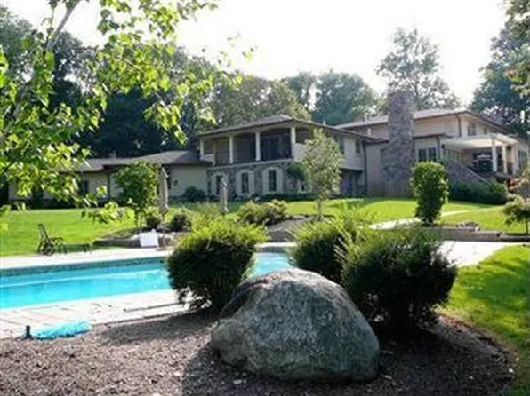 45002 Falls Rd, Hunting Valley, OH 44022