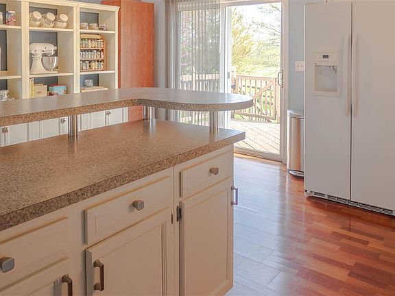 3rd image of 2744 Berwood Ln