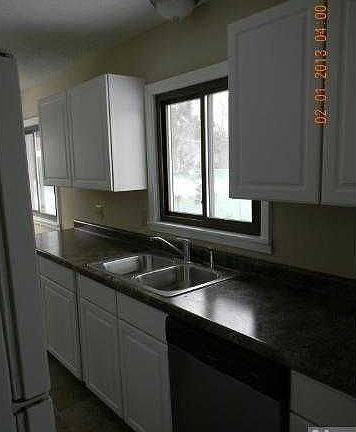 4th image of 639 Jefferson St