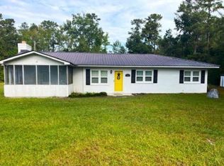 1432 Twin Lakes Rd, Cades, SC 29518