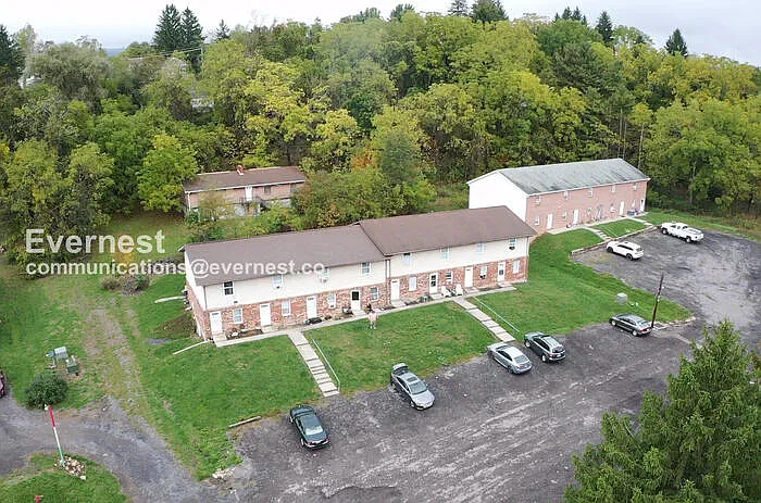 2 bed, 1.5 bath, 860 sqft, $1,100 — Photo 1