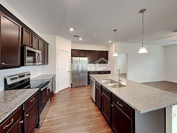 3rd image of 12 Banyan Forest Dr