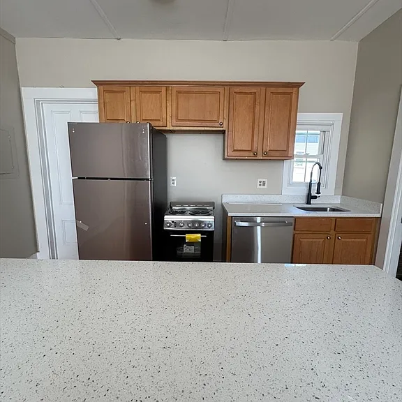 78 Pleasant St #9 — Photo 3