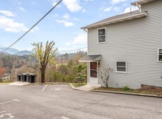 1612 Paulas Huskey Cir APT 2, Sevierville, TN 37876