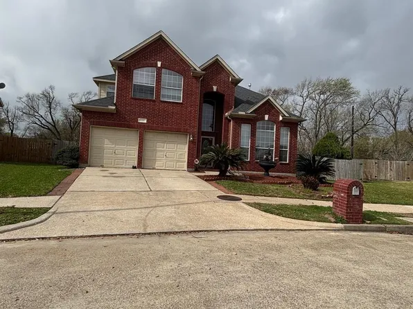 226 Persimmon Dr, Baytown, TX 77520