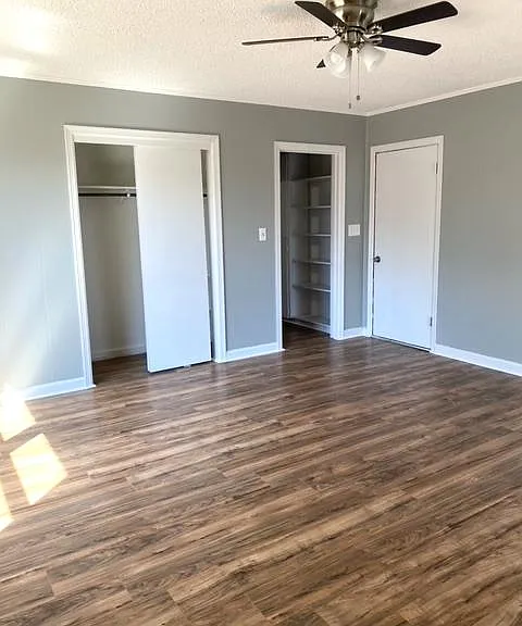 2108 Vine St — Photo 9