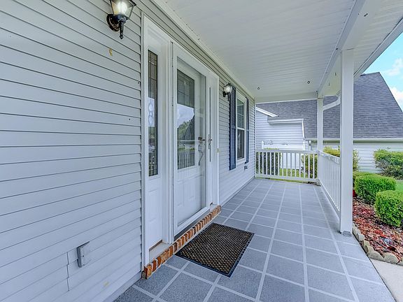 5th image of 1108 Fox Sparrow Dr.
