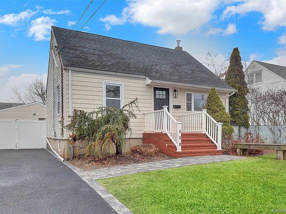 3rd image of 449 N Indiana Avenue