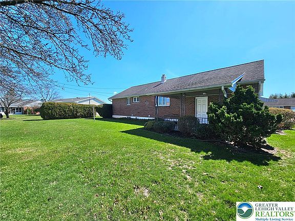 2nd image of 3933 Norfolk Dr