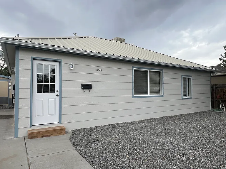 1241 Kennedy Ave — Photo 1