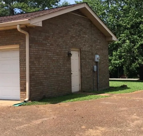 506 Hillwood Dr — Photo 16
