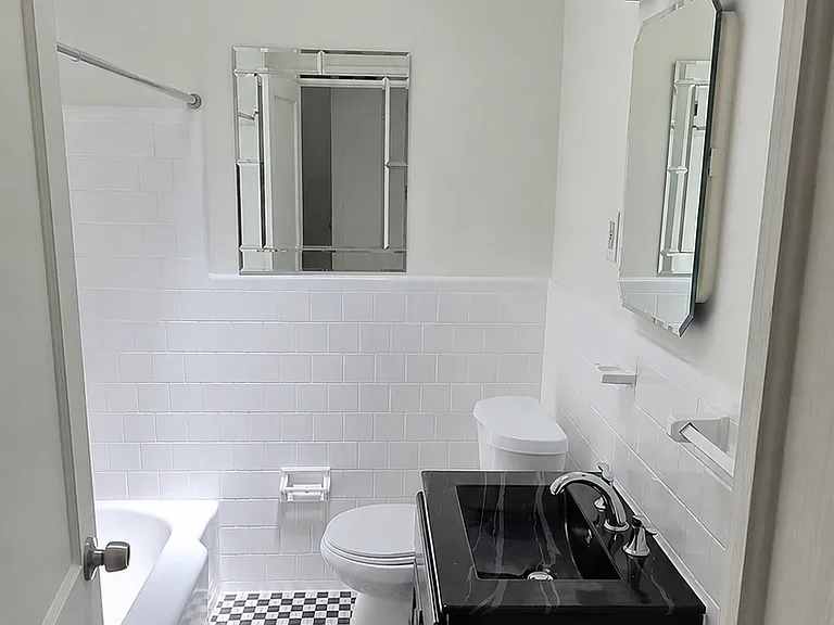 335 N Grantley St — Photo 12