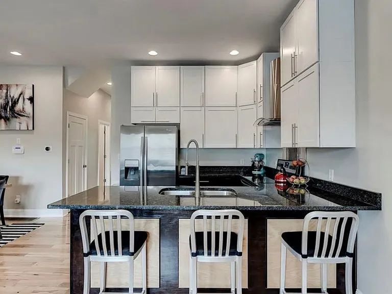 1322 Laurel St — Photo 16