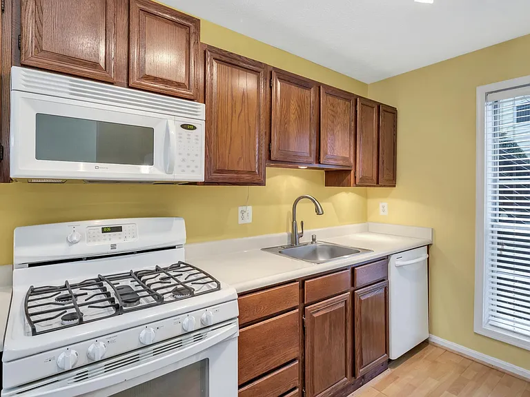 10140 Oakton Terrace Rd — Photo 27