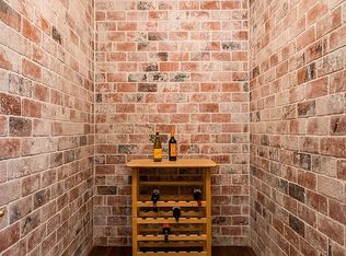 260 Woodridge Rd, Hillsborough, CA 94010