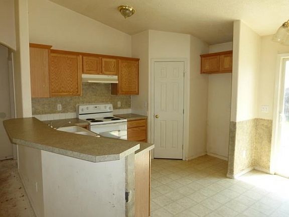 5th image of 4823 Ashton Ave