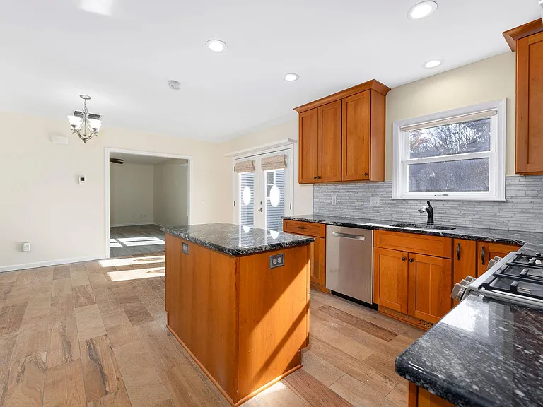 45455 Fellows St — Photo 15