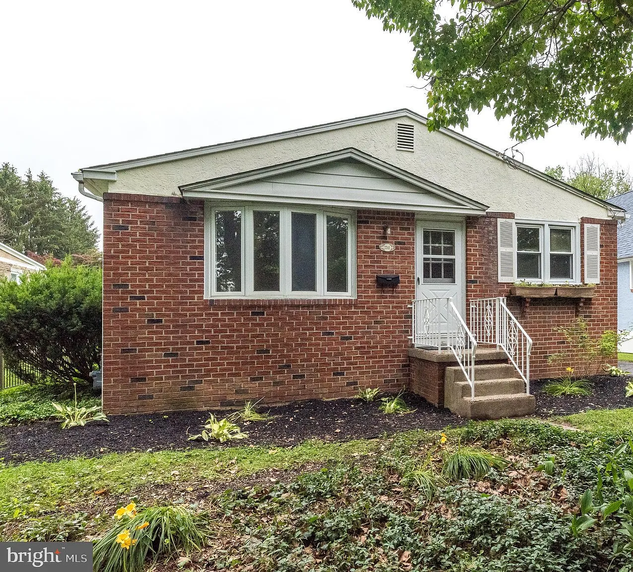 2245 Pleasant Ave photo 1
