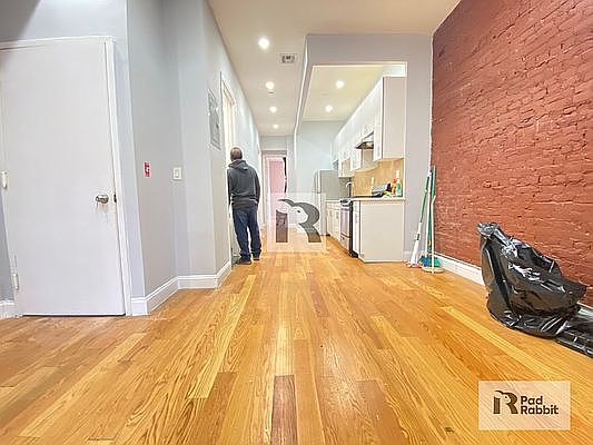 5th image of 356 Marion St #2