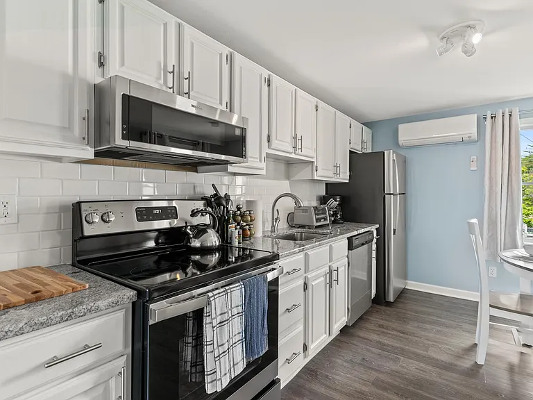 911 Ocean Blvd #10 — Photo 24