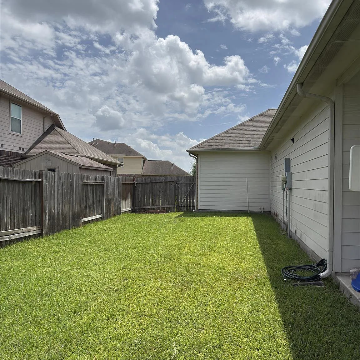 3 bed, 2.0 bath, 1936 sqft, $2,250 — Photo 3