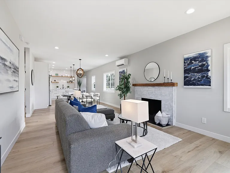 1113 S Pearl St — Photo 2