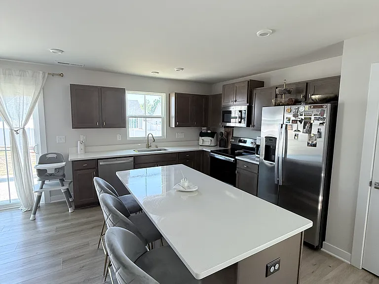 275 Haddonfield Ct — Photo 2