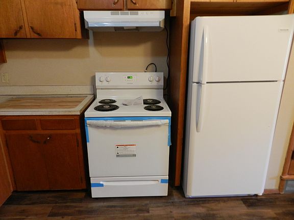 3rd image of 423 NW Greenmeadow Dr