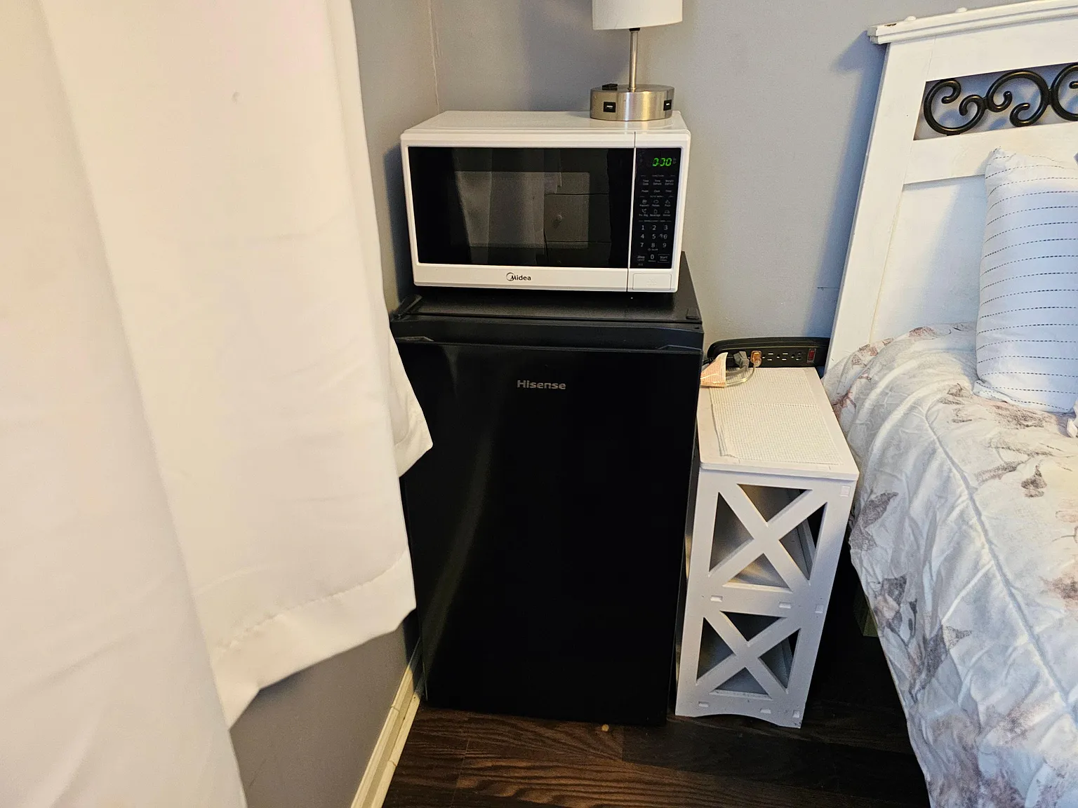 2 bed, 1.0 bath, 1000 sqft, $1,001 — Photo 2