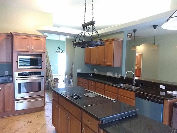 4th image of 1318 Ceylon Dr
