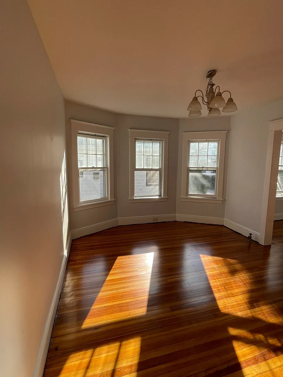 Building Photo - 621 Undercliff Ave #2