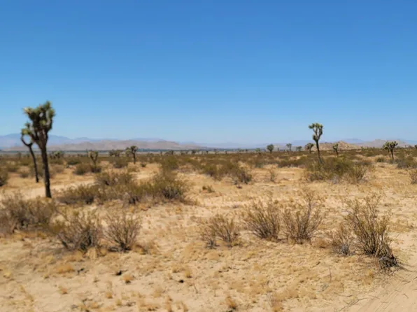 E Avenue L8, Lancaster, CA 93535