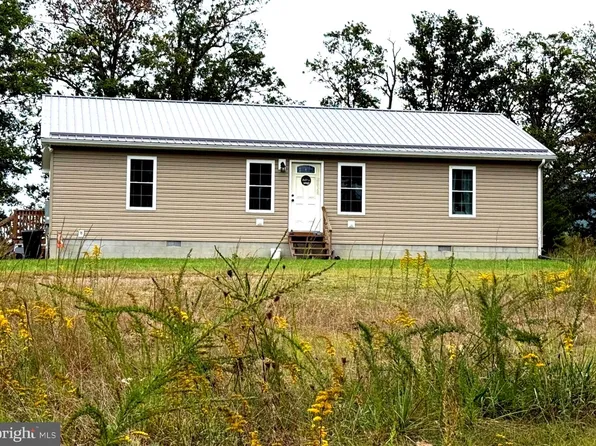 38 Prosperity Ln, Moorefield, WV 26836