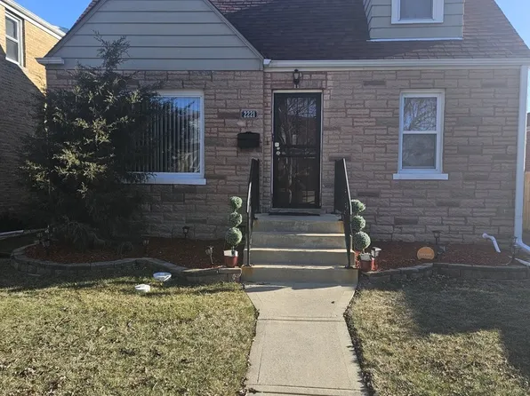 2221 S 23rd Ave, Broadview, IL 60155