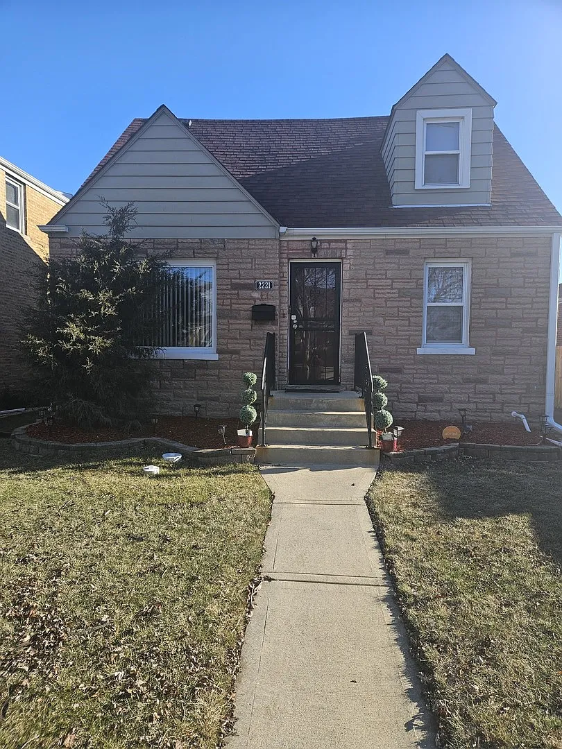 2221 S 23rd Ave photo 1