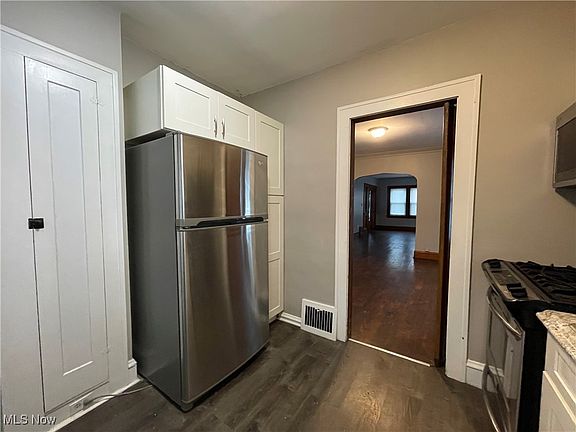 3rd image of 11805 Cooley Ave