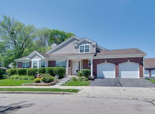 1137 Saint Andrews Ct, Algonquin, IL 60102