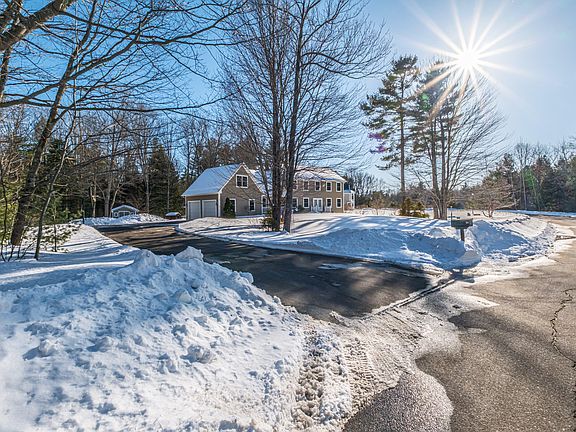 3rd image of 16 Laurel Ridge Road