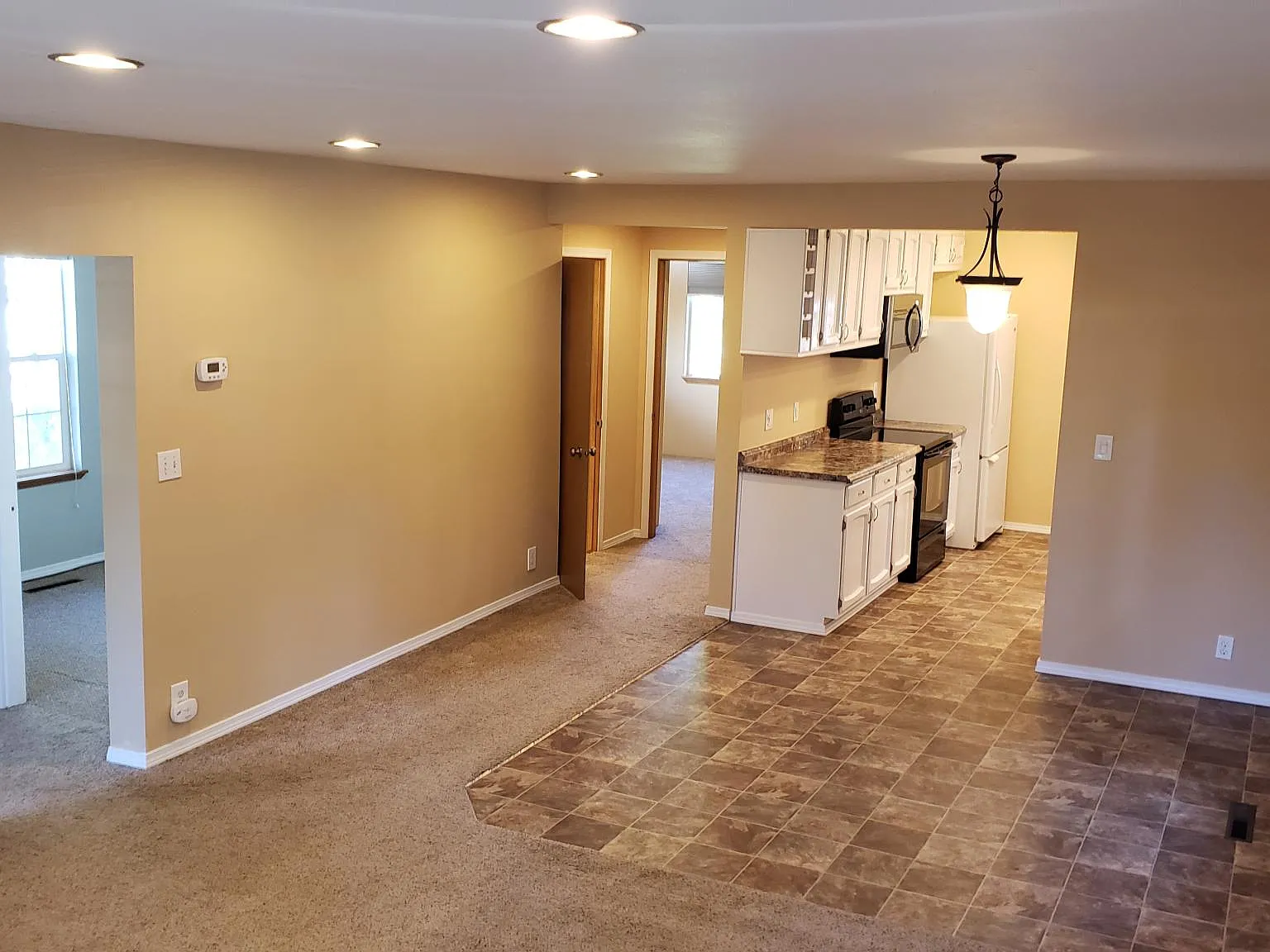 807 E 5th Ave — Photo 1