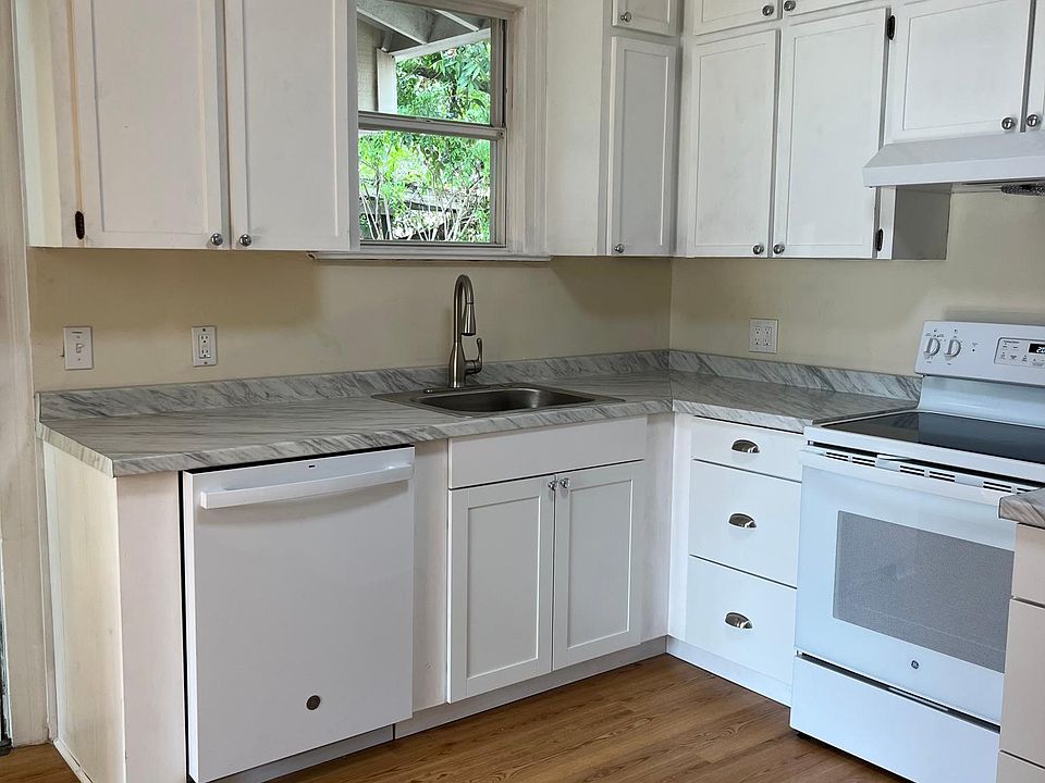 1st image of 4233 Palmer Ave