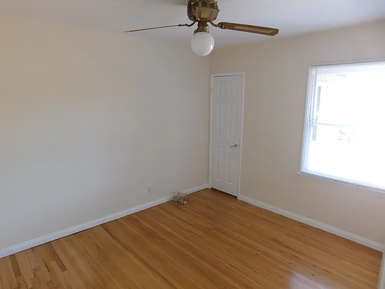 11009 Danube Ave — Photo 7