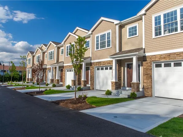 25 Franklin Rd Unit 7, East Greenwich, RI 02818