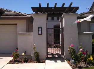 9844 W Taron Dr, Elk Grove, CA 95757