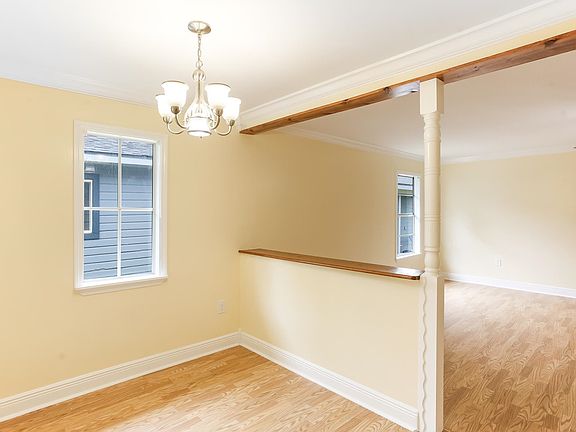 4th image of 719 Adams St