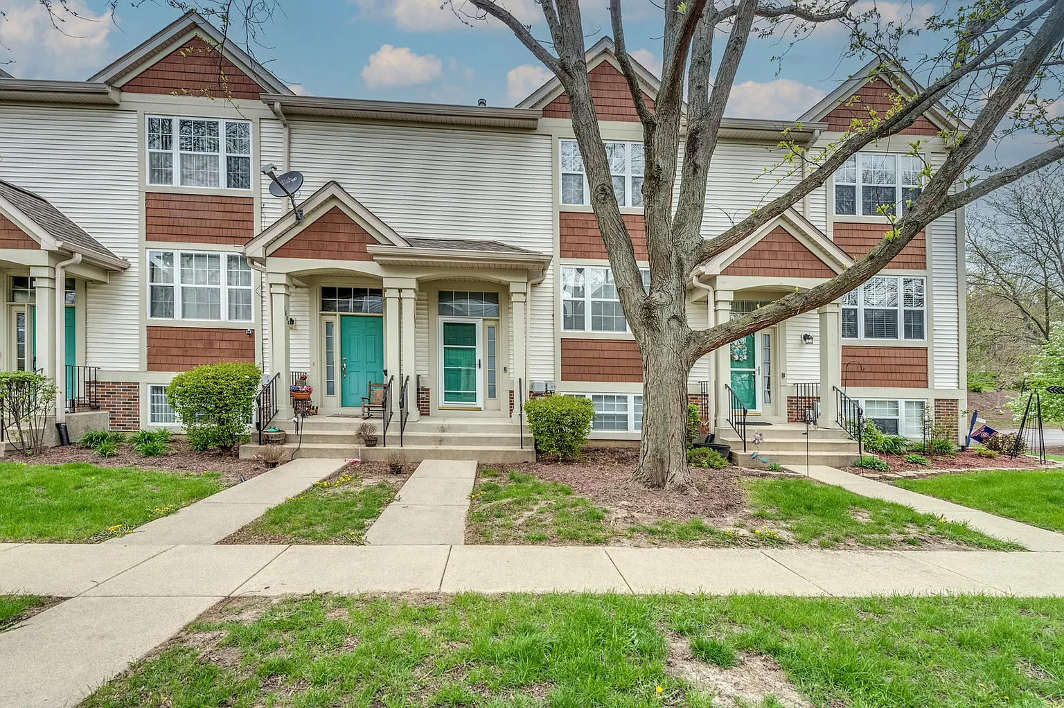 1602 Orchard Ct photo 1
