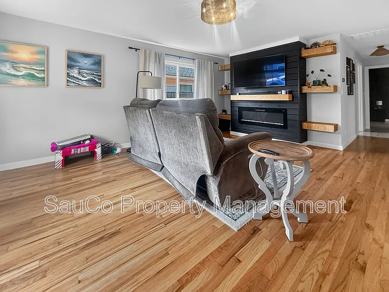 135 Lee St — Photo 5