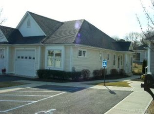 12 White Oak Ct, Coram, NY 11727