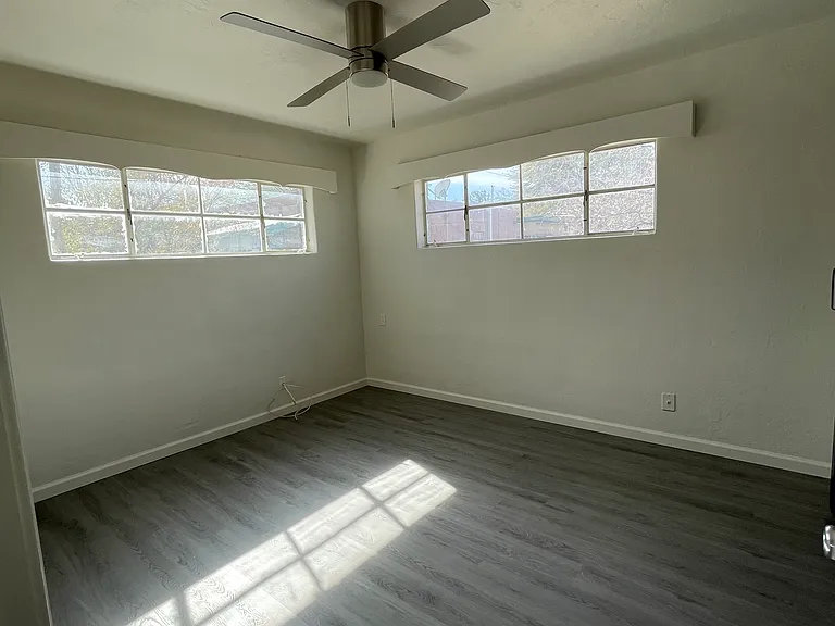 2113 N Treat Ave — Photo 11