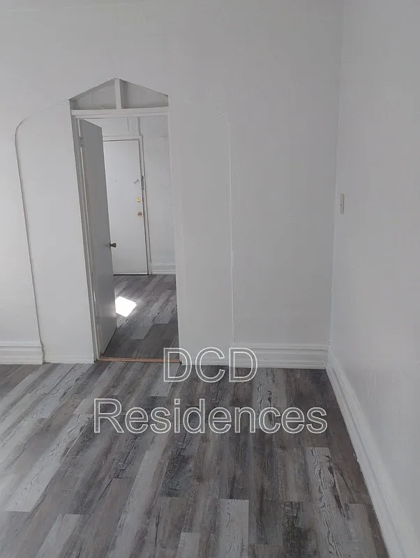 3 bed, 1.0 bath, $1,700 — Photo 3