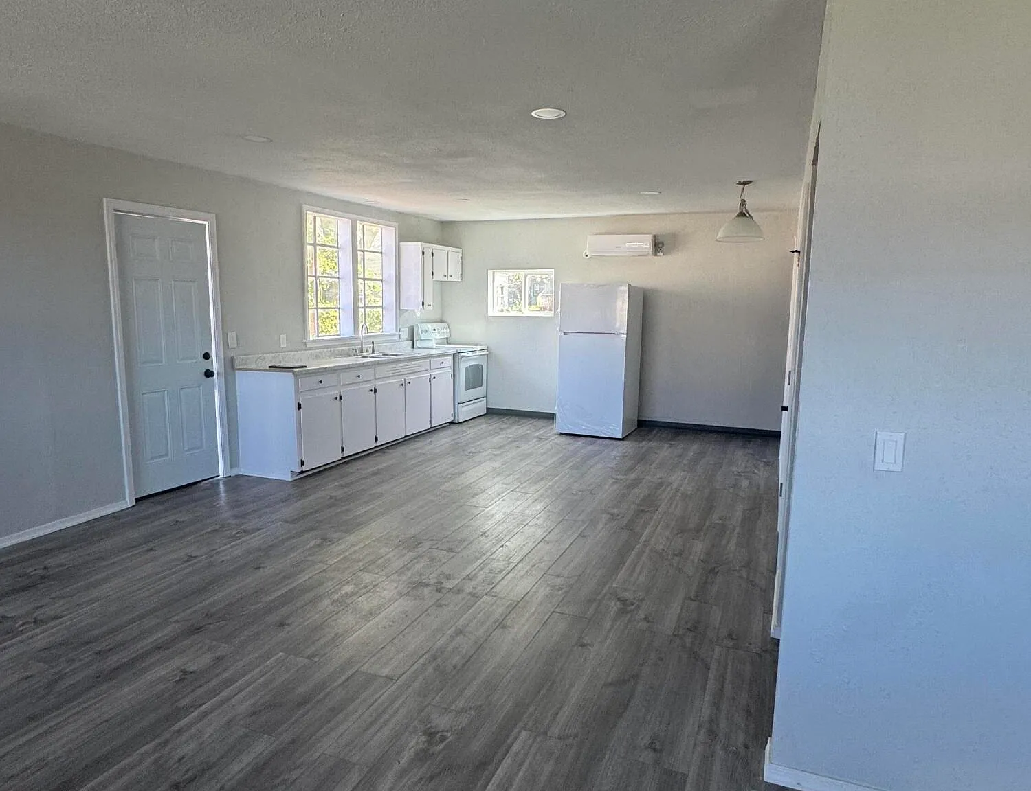 2 bed, 1.0 bath, 948 sqft, $950 — Photo 4